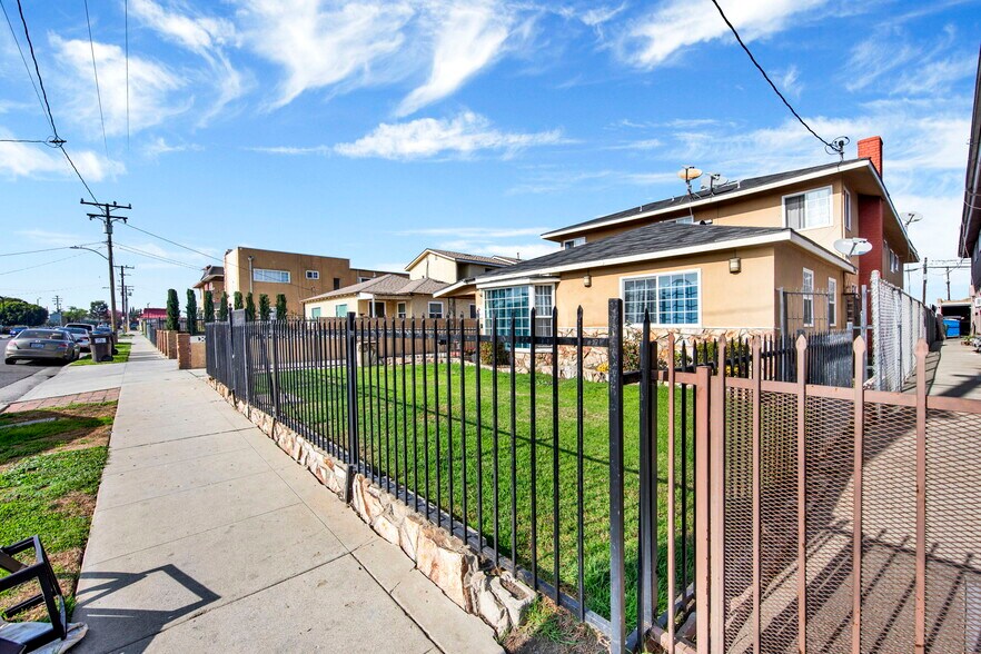 More Photos Of 4351 W 142nd St, Hawthorne Apartments For Sale