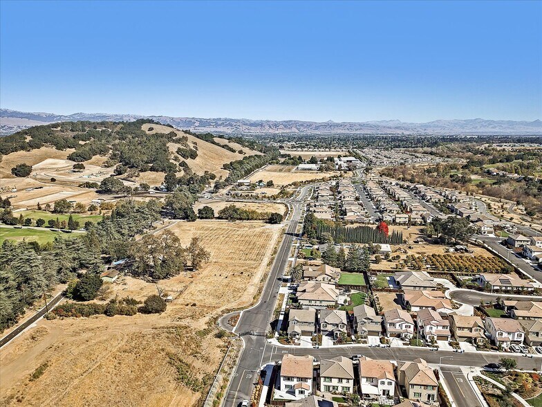 2740 Hecker Pass Hwy, Gilroy, CA 95020 Land For Sale