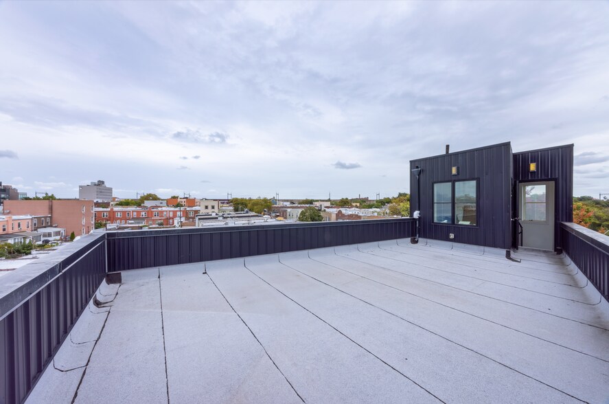 More Photos Of 3329 Astoria Blvd, Astoria General Retail For Sale