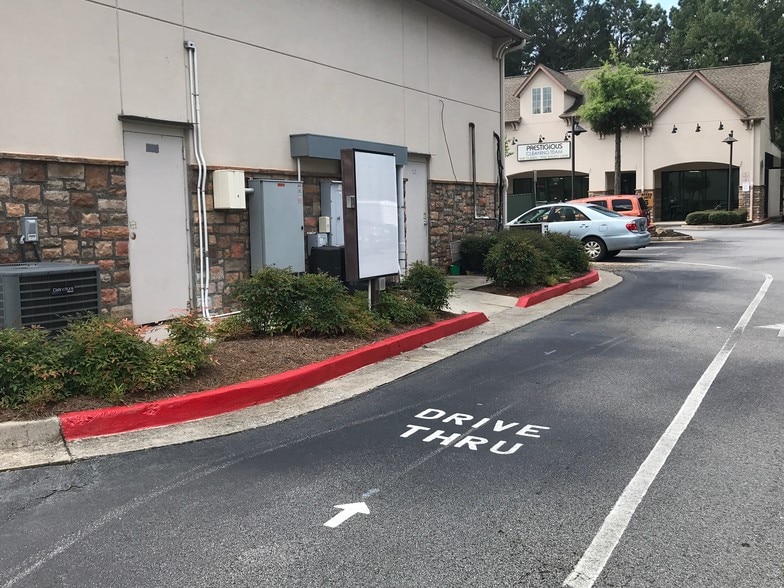 More Photos Of 2655 N Cobb Pky, Kennesaw Storefront For Lease