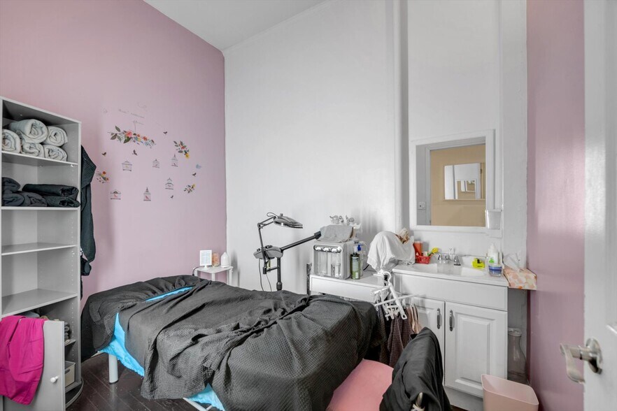 More Photos Of 247 E 50th St, New York Apartments For Sale