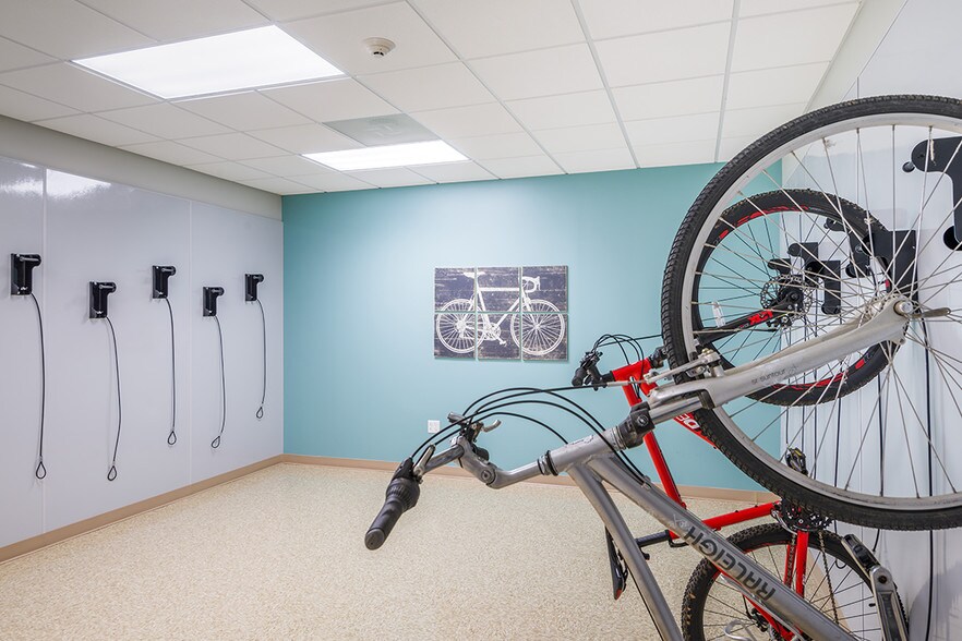 More Photos Of 1515 Mockingbird Ln, Charlotte Office For Lease