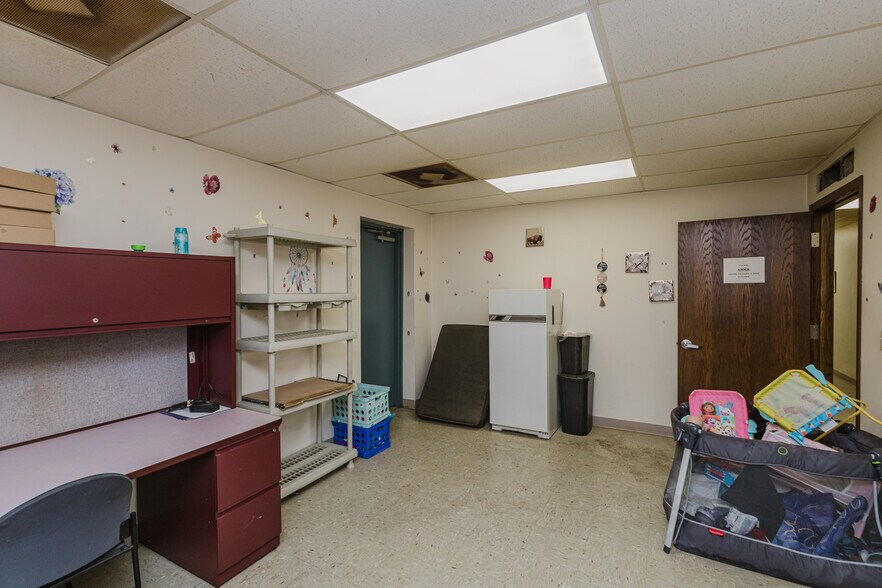More Photos Of 2555 N Market St, Wichita Auto Repair For Sale
