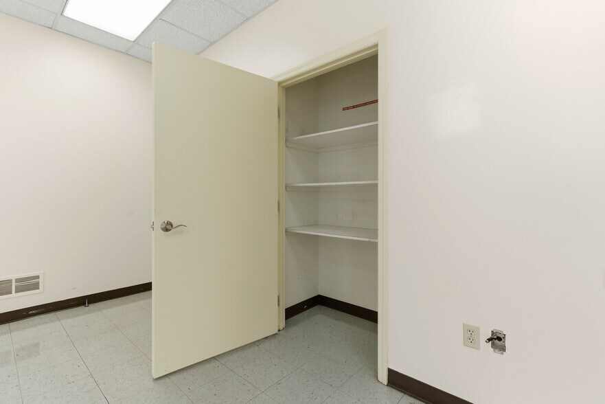 More Photos Of 86 Coraopolis Rd, Coraopolis Daycare Center For Lease
