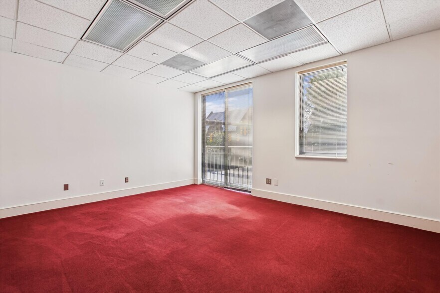 More Photos Of 1501 Duke St, Alexandria Office For Sale