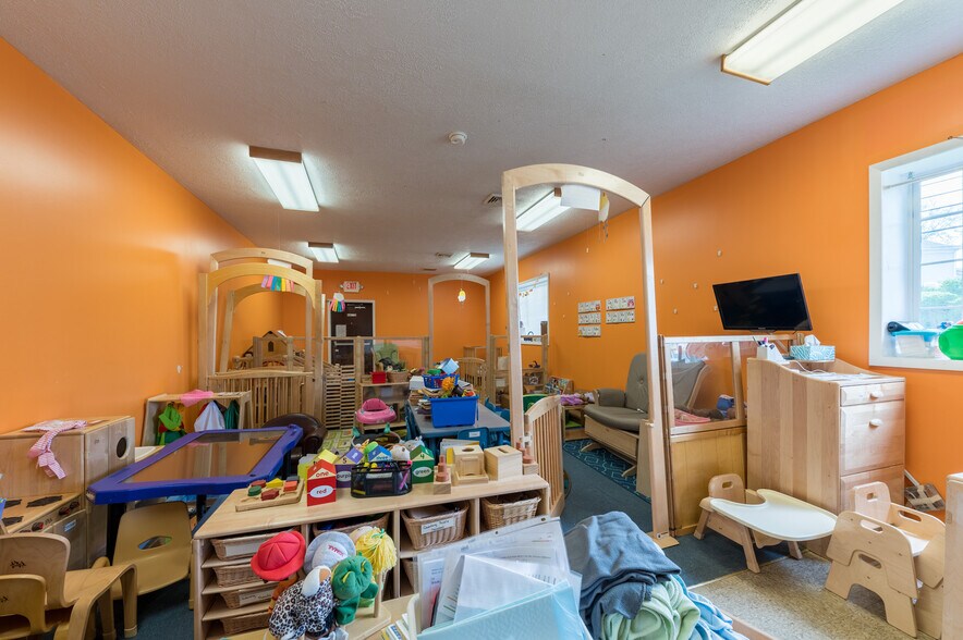 More Photos Of 325 Connellsville St, Uniontown Daycare Center For Sale