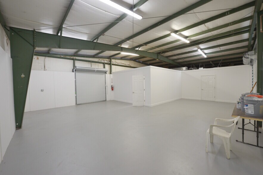 More Photos Of 425 S Wickham Rd, Melbourne Flex For Sale