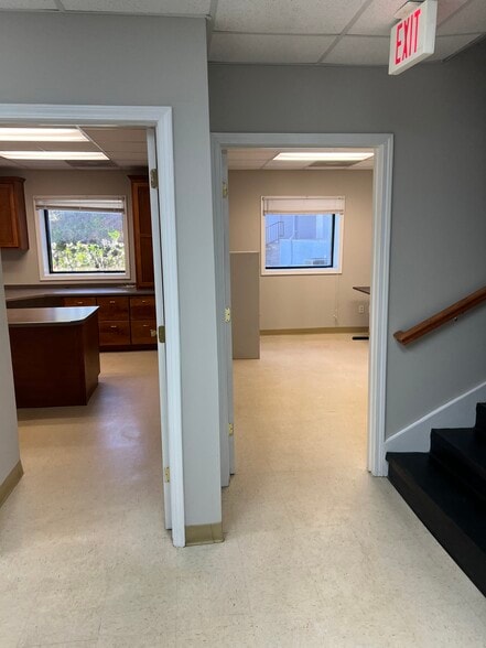 More Photos Of 651 W Broad St, Athens Office For Lease