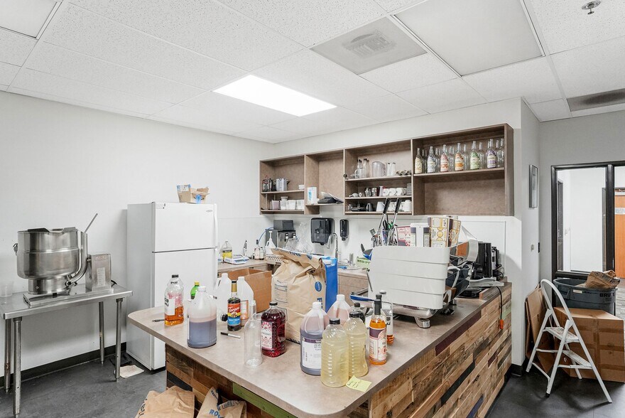 More Photos Of 1852 Fescue St SE, Albany Office For Sale