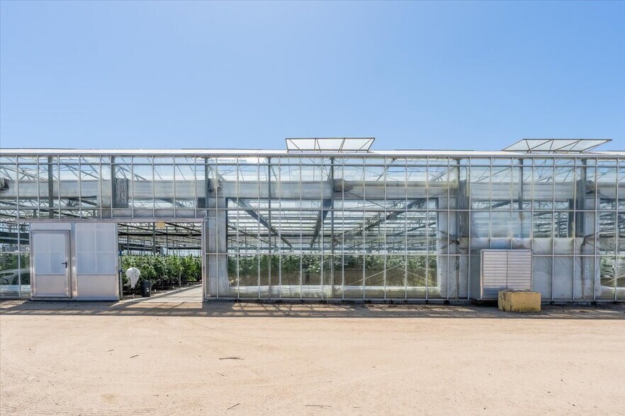 More Photos Of 23820 Potter Rd, Salinas Contractor Storage Yard For Sale