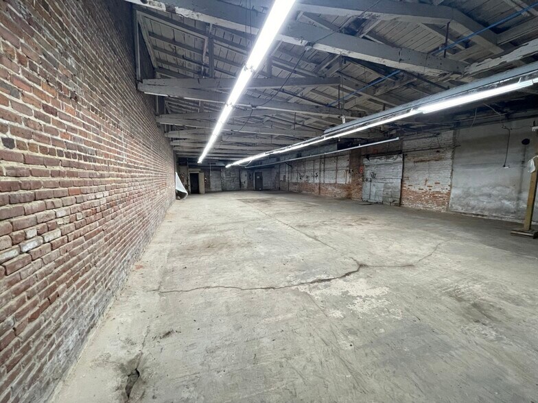 More Photos Of 117 First Ave, Thomson Manufacturing For Lease