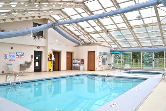 More Photos Of 6460 Dixie Hwy, Bridgeport Hotel For Sale