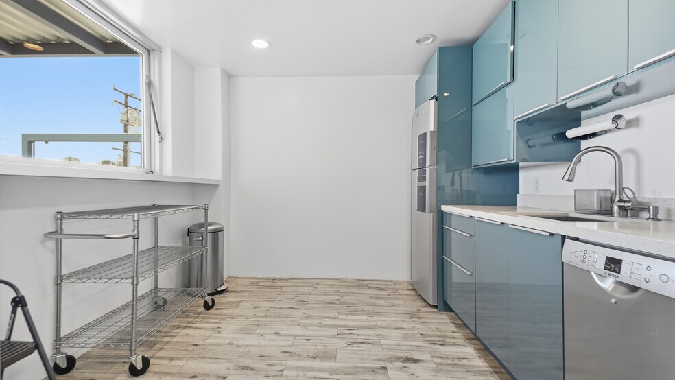 More Photos Of 123-127 Lomita St, El Segundo Loft Creative Space For Sale
