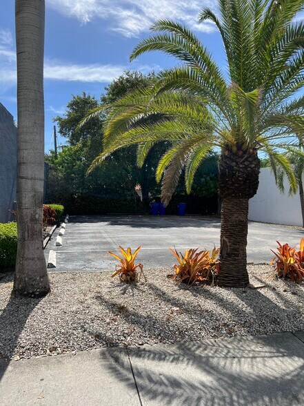 More Photos Of 29 S Federal Hwy, Dania Beach Office For Lease