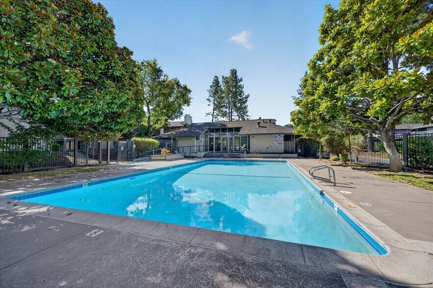 More Photos Of 1920 Camino Verde, Walnut Creek Apartments For Sale