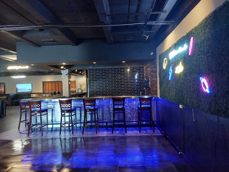 More Photos Of 5101 E Colonial Dr, Orlando Restaurant For Sale