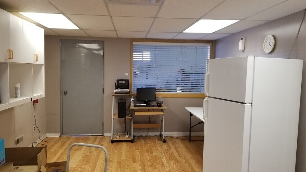 More Photos Of 12541 Minuteman Dr, Draper Auto Repair For Sale