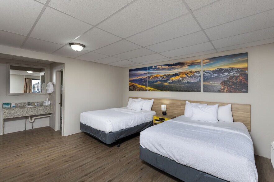 More Photos Of 109 16th St, Wheatland Hotel For Sale