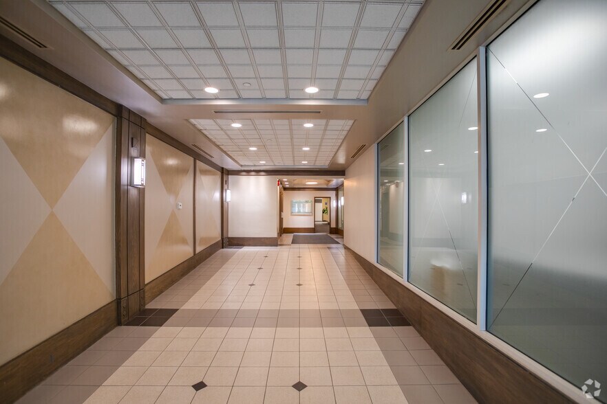 More Photos Of 625 Agnes St, New Westminster Office For Lease