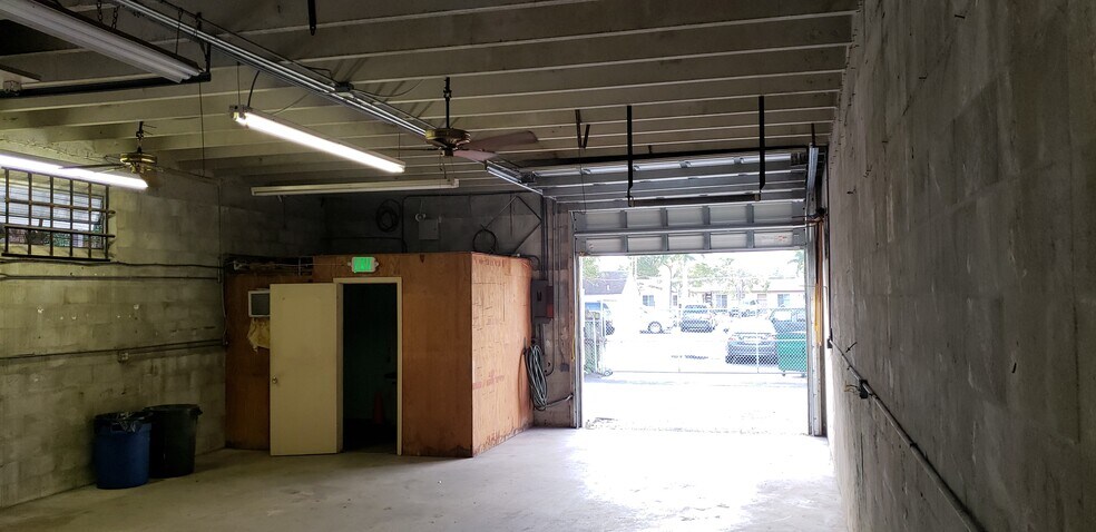 More Photos Of 650 NE 34th St, Pompano Beach Warehouse For Sale