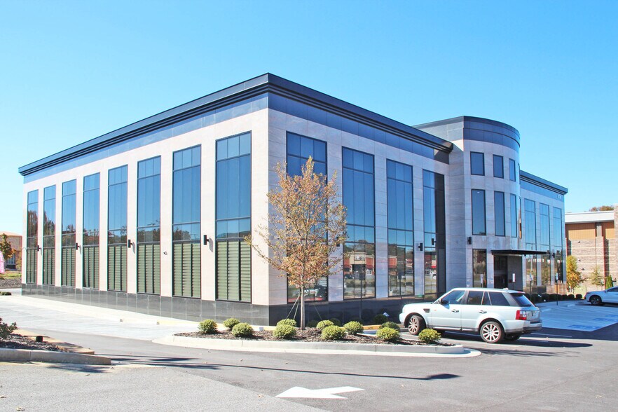 More Photos Of 3170 Peachtree Pkwy, Johns Creek Office For Lease