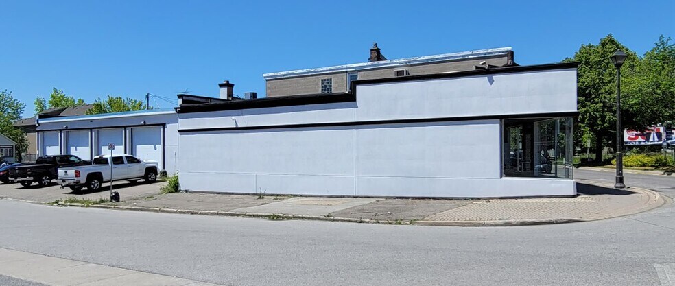 More Photos Of 4728 Valley Way, Niagara Falls Auto Repair For Sale