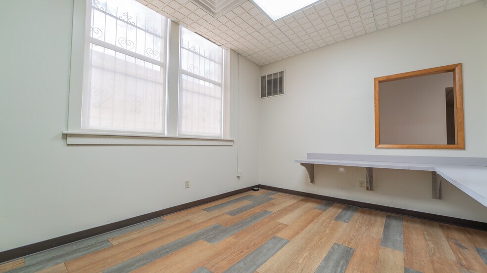 More Photos Of 710 Franklin St, Michigan City Freestanding For Lease