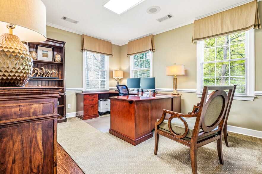 More Photos Of 501 Johnson Ferry Rd, Marietta Office For Sale