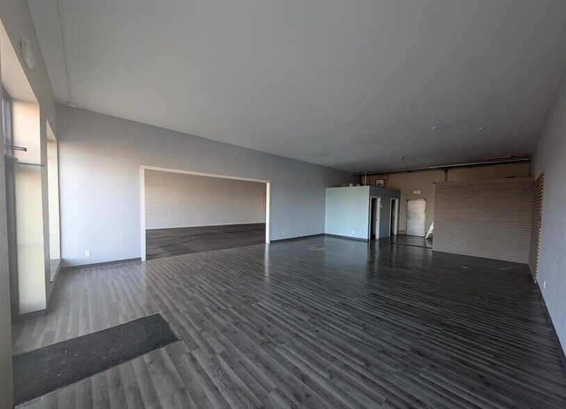 More Photos Of 208-216 N Main St, Creve Coeur Freestanding For Lease