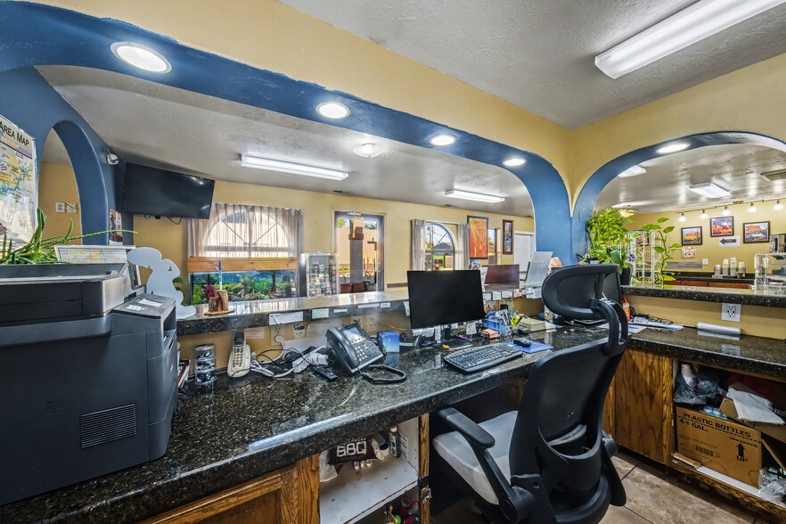 More Photos Of 386 E 300 S, Kanab Hotel For Sale