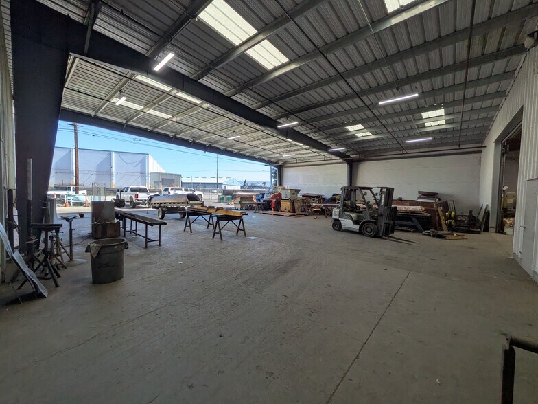 More Photos Of 207 Kearney Ext, Watsonville Service For Sale