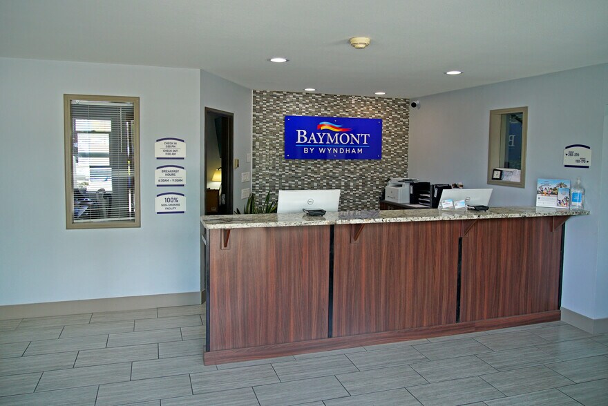 More Photos Of 1519 Grande Ave, Monte Vista Hotel For Sale