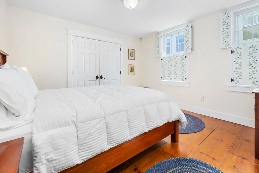 More Photos Of 31 Huntington Pl, Rochester Apartments For Sale