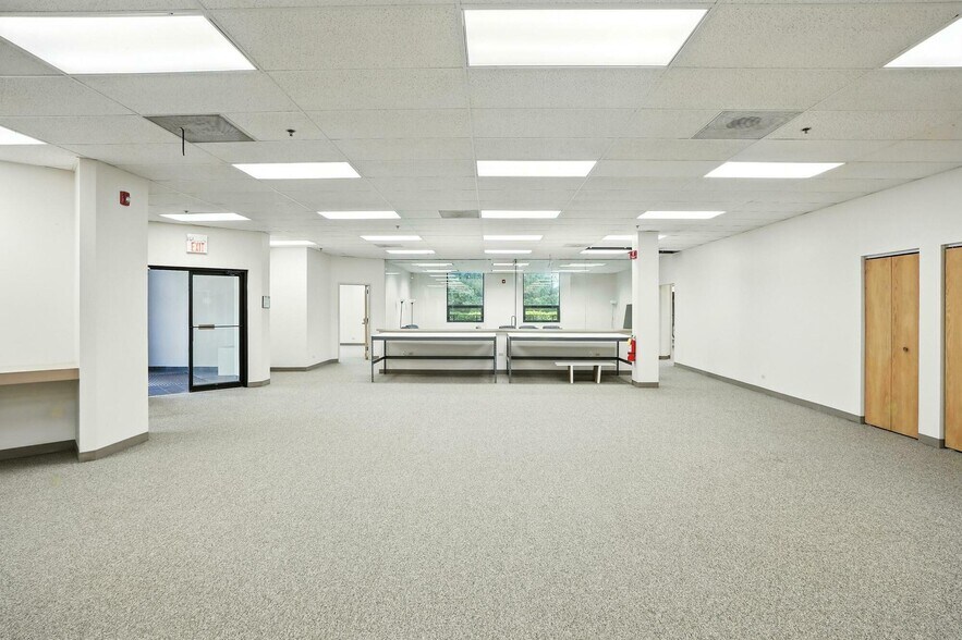 More Photos Of 8130 River Dr, Morton Grove Warehouse For Sale