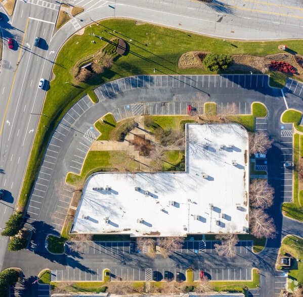 More Photos Of 3025 Breckinridge Blvd, Duluth Unknown For Lease