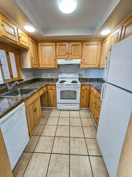 More Photos Of 1647 S Cove Blvd, Toledo Apartments For Sale