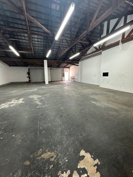 More Photos Of 614-618 Grand Central St, Clearwater Warehouse For Lease