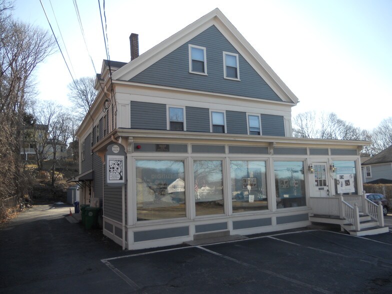 Primary Photo Of 1024-1028 Chestnut St, Newton Office Residential For Lease