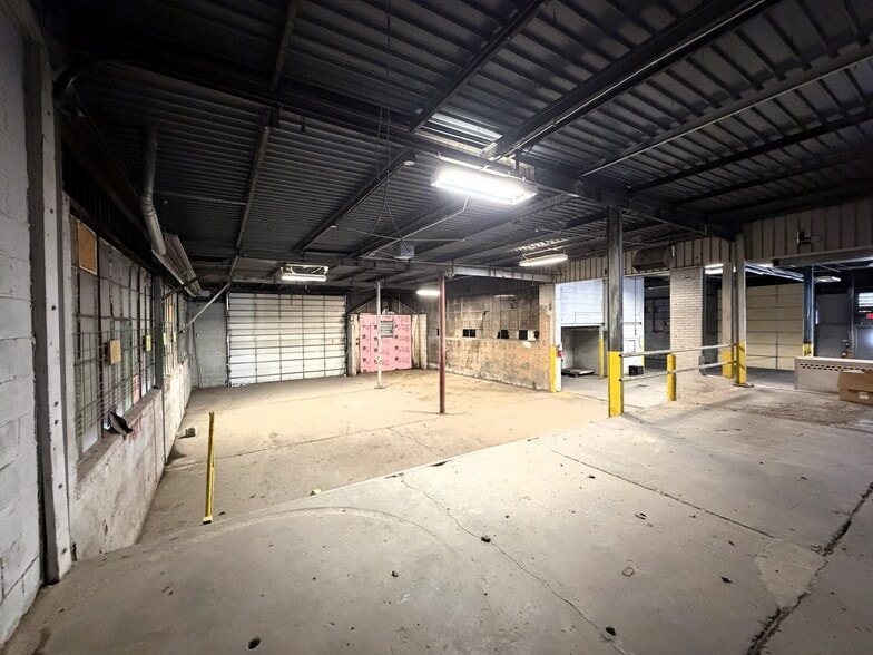 More Photos Of 3299 N 7th St Tfwy, Kansas City Manufacturing For Sale