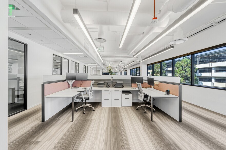 More Photos Of 4910 Airport Plaza Dr, Long Beach Loft Creative Space For Lease