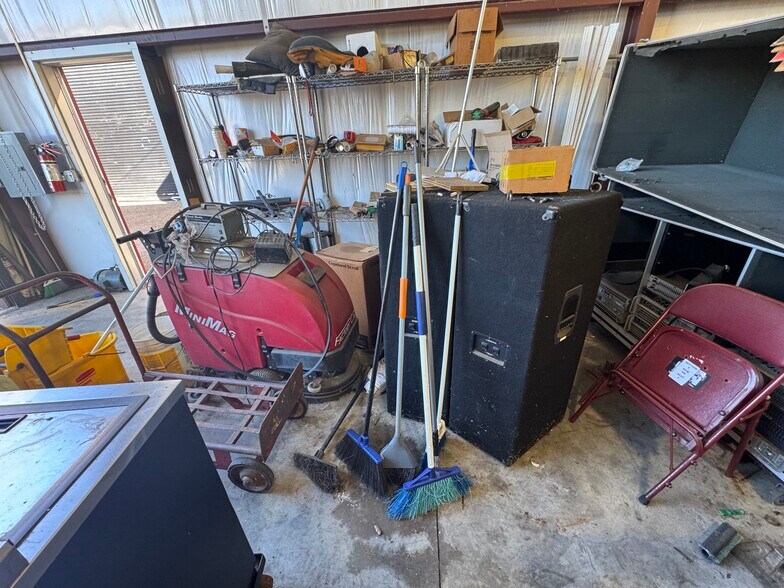 More Photos Of 10408 State Highway 64 E, Tyler Theater Concert Hall For Sale
