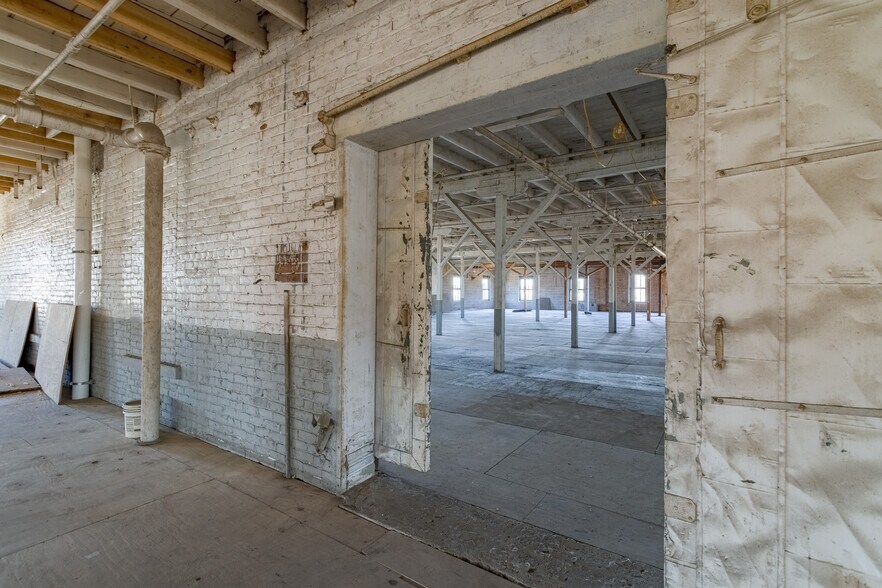 More Photos Of 2000 Nance St, Houston Loft Creative Space For Lease