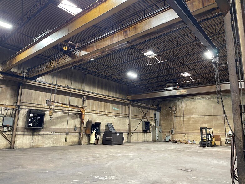 More Photos Of 11084 E Nine Mile Rd, Warren Manufacturing For Sale