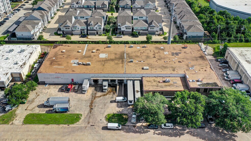 More Photos Of 7200 Wynnpark Dr, Houston Warehouse For Lease
