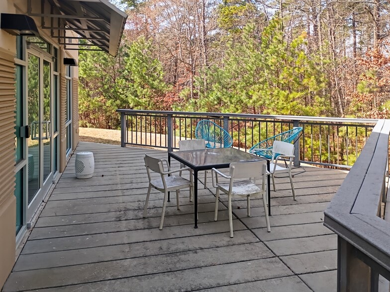 More Photos Of 15000 Weston Pky, Cary Coworking Space