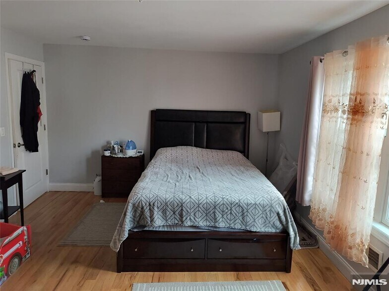 More Photos Of 6805 Meadowview Ave, North Bergen Apartments For Sale