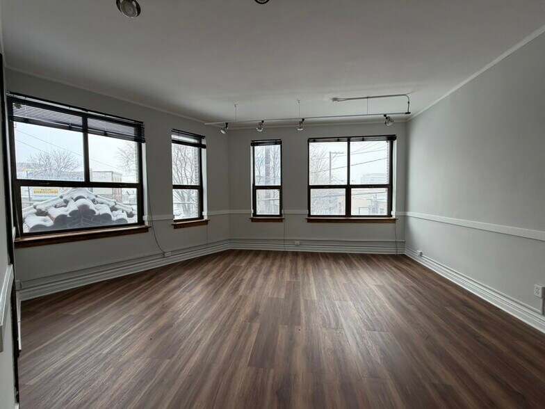 More Photos Of 1467 N Elston Ave, Chicago Loft Creative Space For Lease