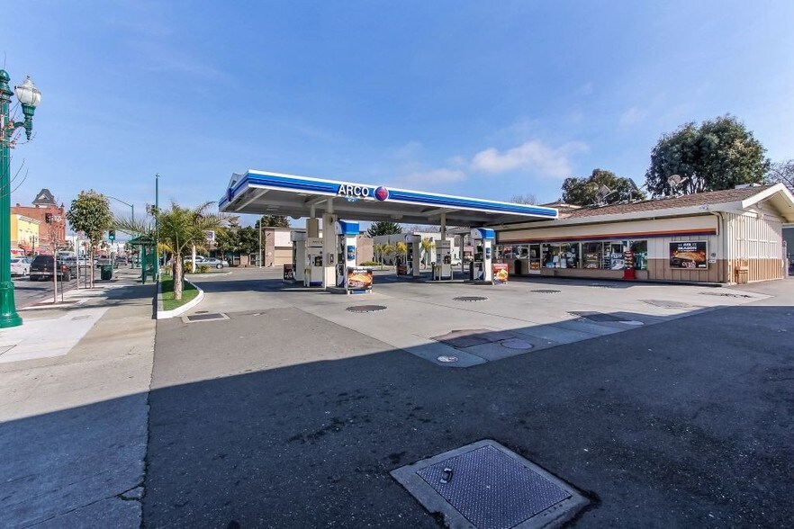 More Photos Of 1260 Park St, Alameda Service Station For Sale