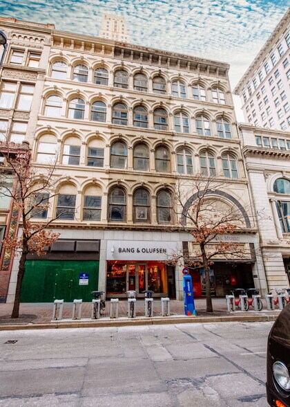 More Photos Of 6 W 4th St, Cincinnati Storefront Retail Office For Sale