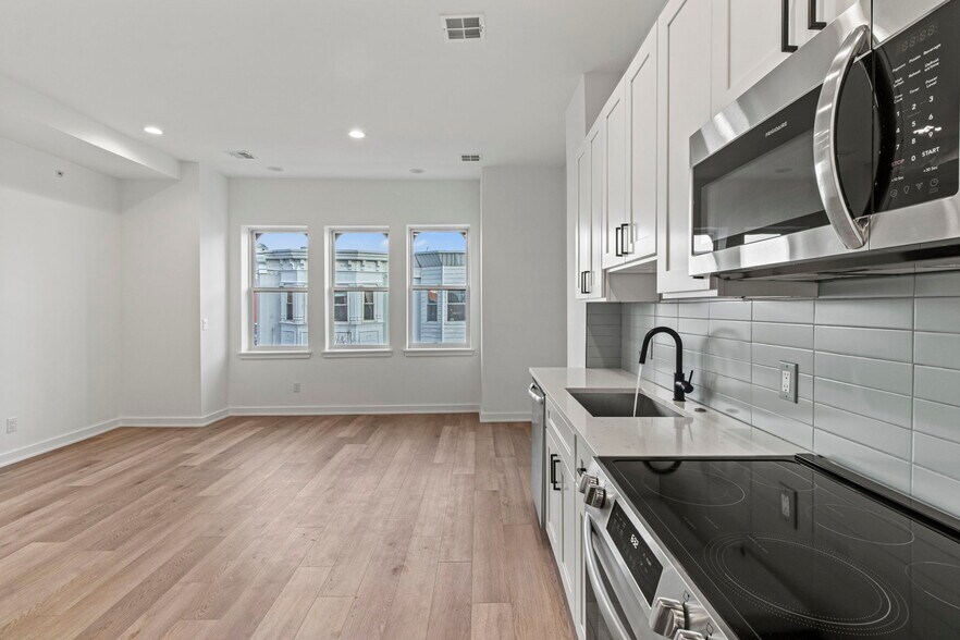 More Photos Of 724-726 S 4th St, Philadelphia General Retail For Sale